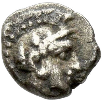 Head of Athena right with profile eye, wearing crested Attic helmet adorned with three olive leaves and palmette, round earring and pearl necklace.